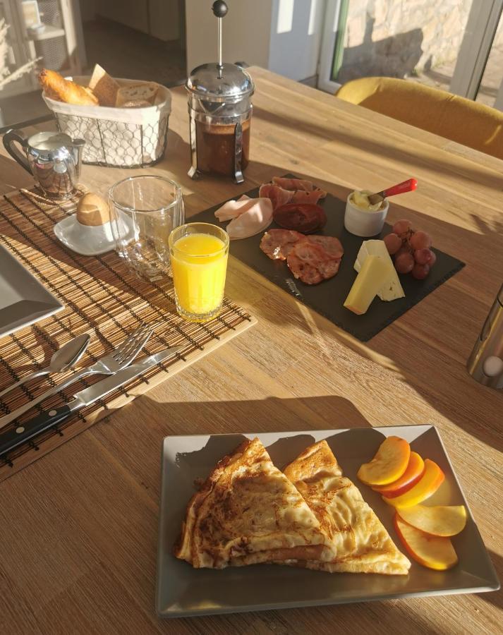 La Chambre De La Pomerie Chiché 外观 照片